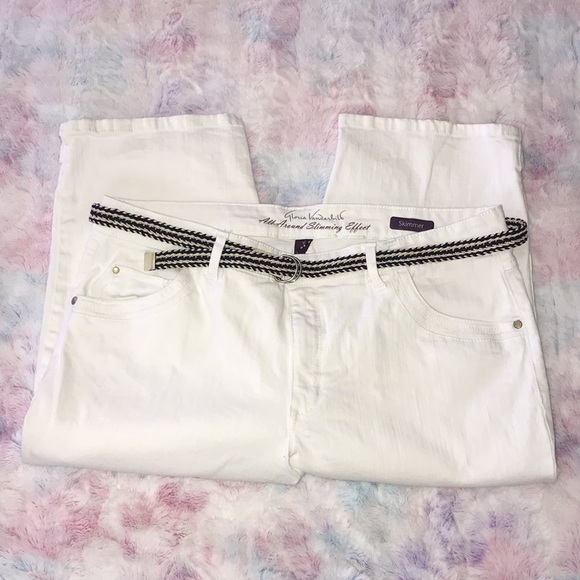 Gloria Vanderbilt Belted Skimmer White Capris/Bermuda shorts. Size 16. - Picture 3 of 11